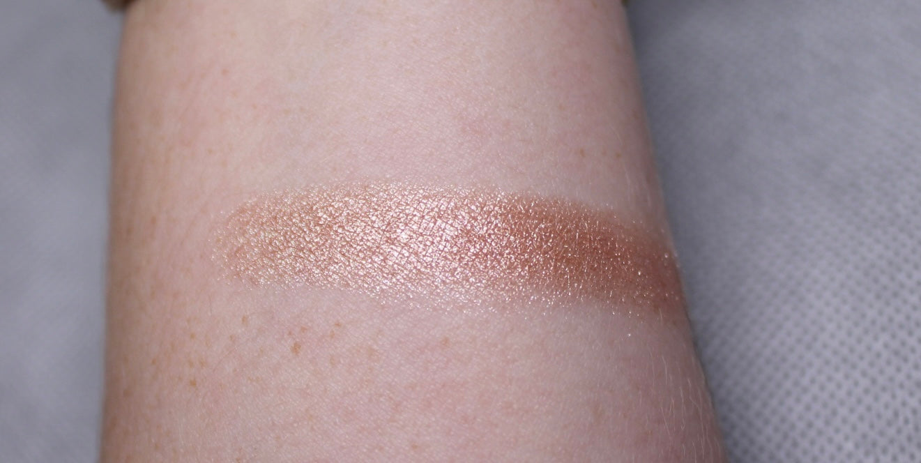 Dream Girl- Silky Highlighter Powder